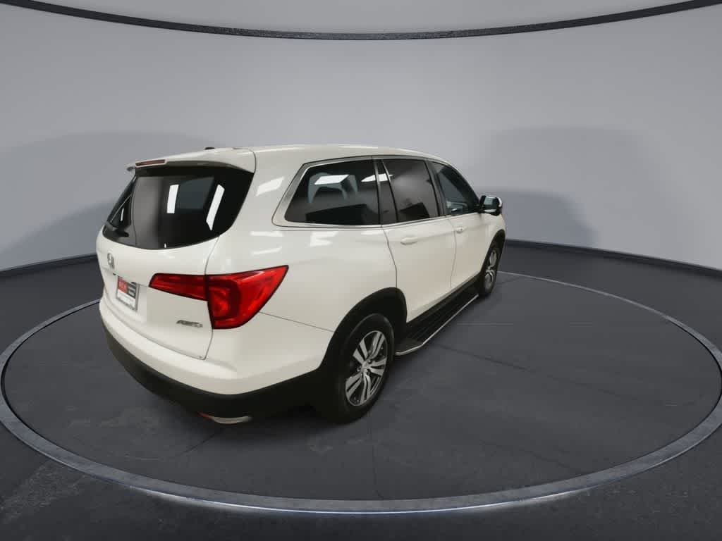 Thumbnail: 2018 Honda Pilot - 8