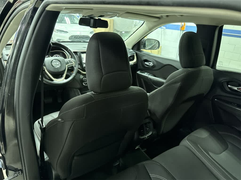 Thumbnail: 2015 Jeep Cherokee - 30