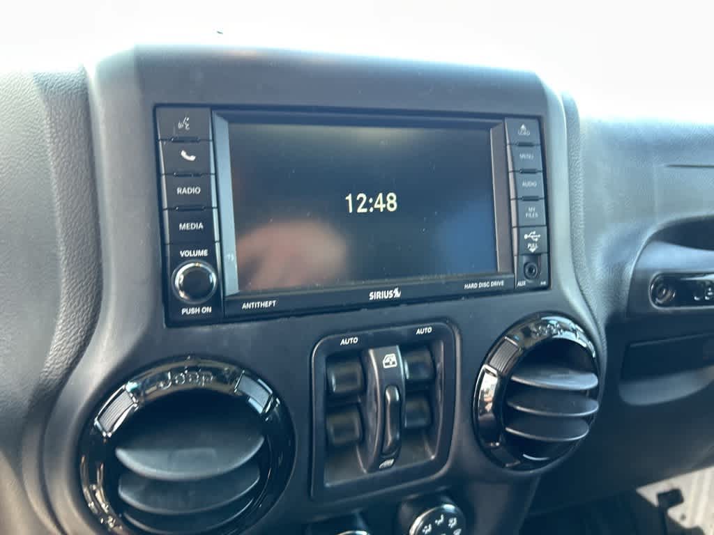 Thumbnail: 2015 Jeep Wrangler - 25