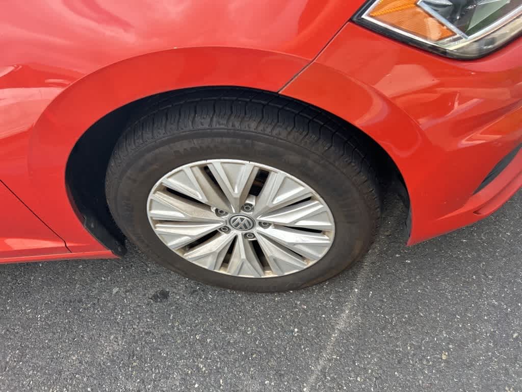 Thumbnail: 2019 Volkswagen Jetta - 4