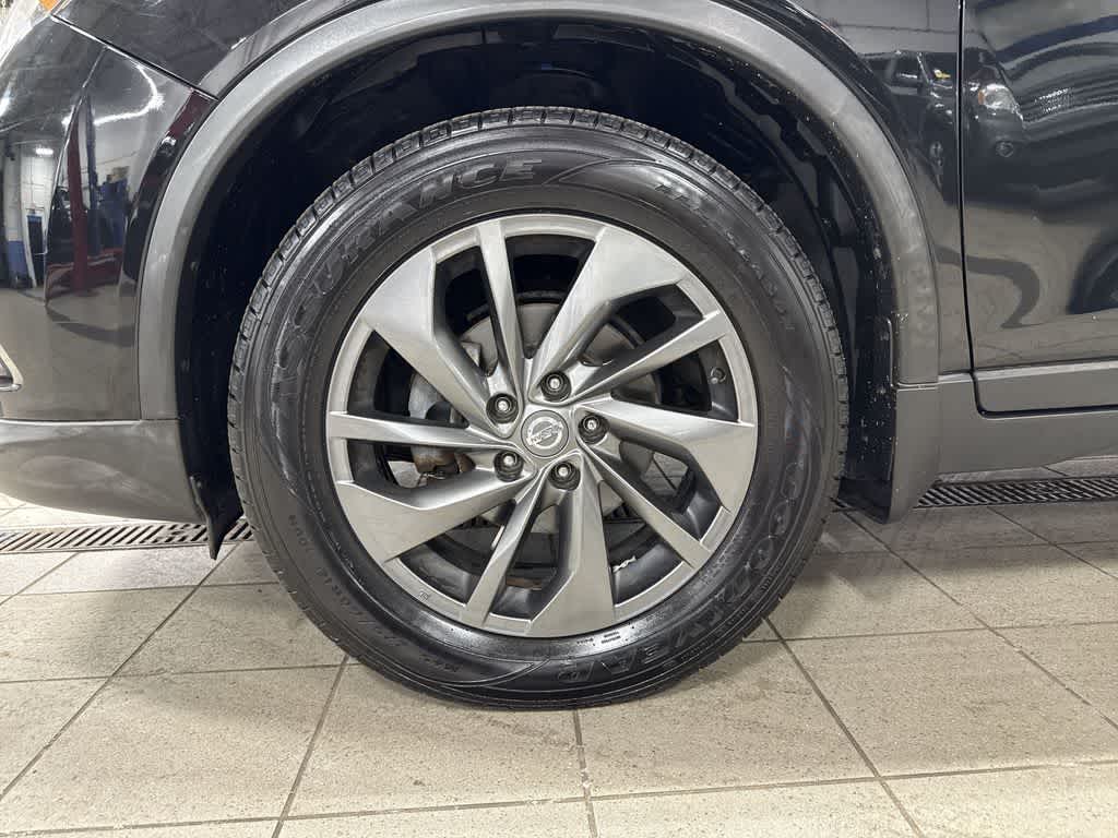 Thumbnail: 2016 Nissan Rogue - 10