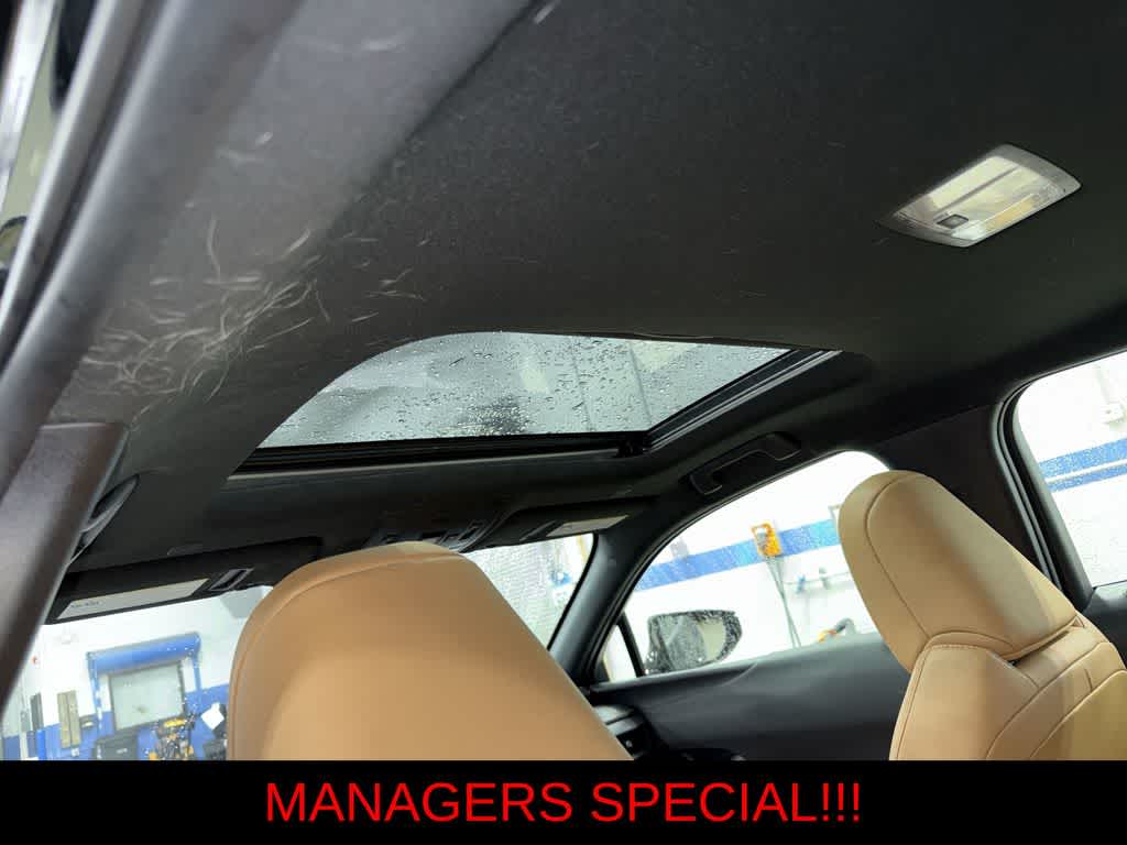 Thumbnail: 2024 Lexus UX - 24