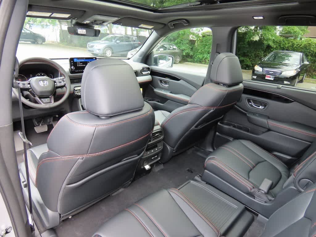 Thumbnail: 2025 Honda Pilot - 15