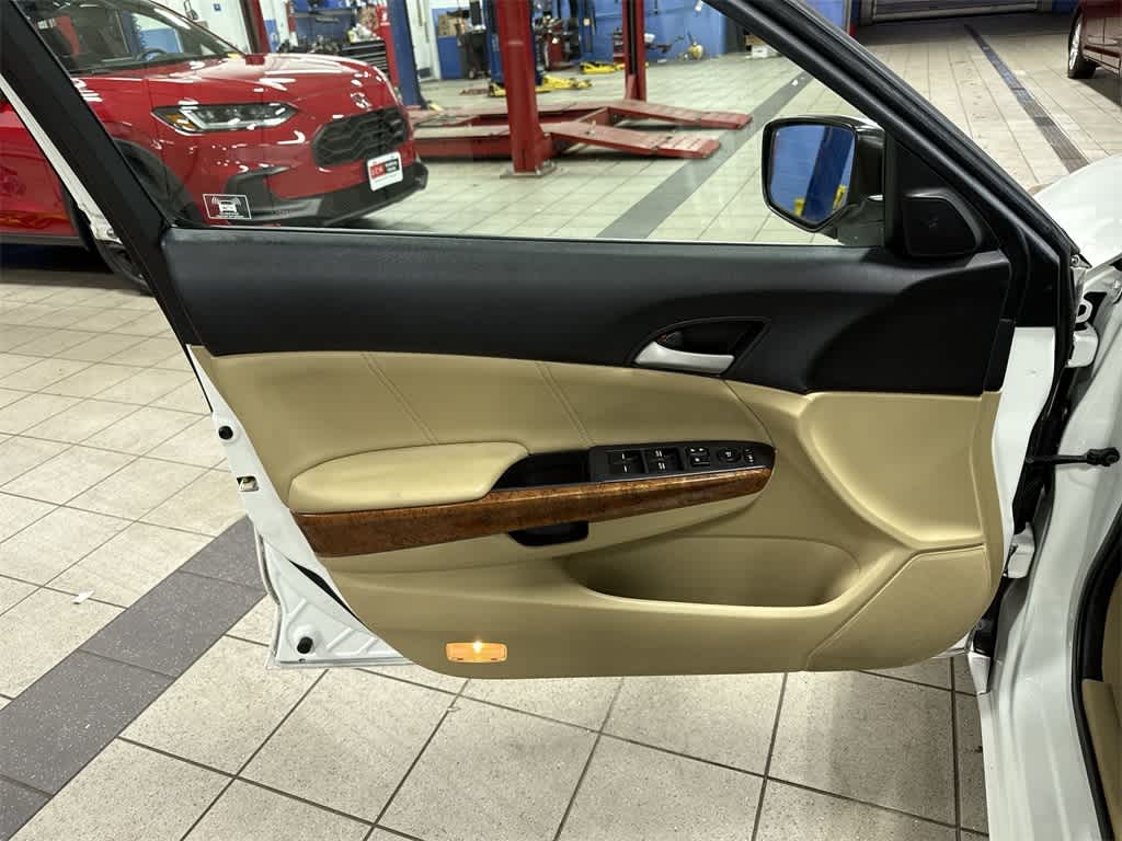 Thumbnail: 2011 Honda Accord - 27