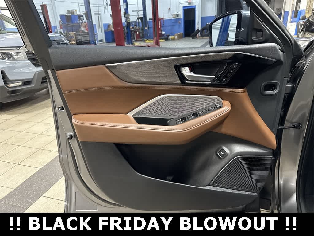 Thumbnail: 2023 Acura MDX - 32