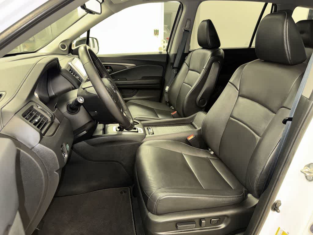 Thumbnail: 2018 Honda Pilot - 15