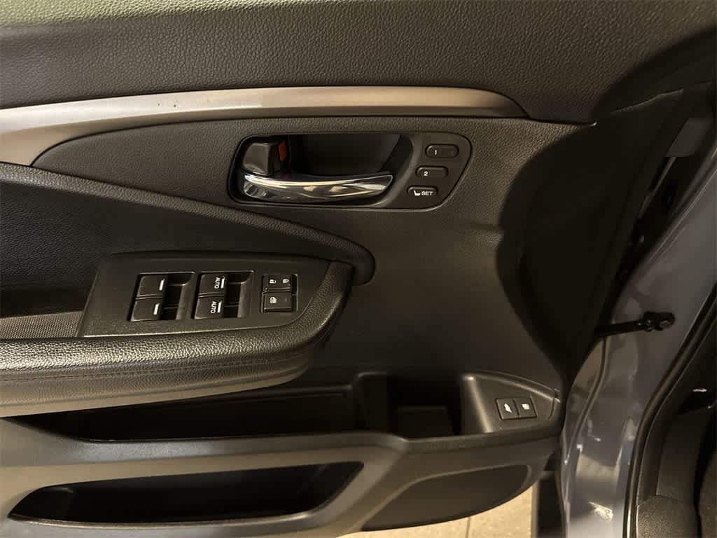 Thumbnail: 2022 Honda Pilot - 23