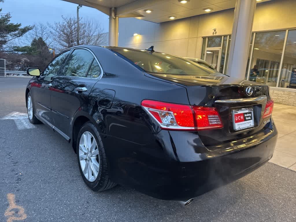 Thumbnail: 2011 Lexus ES - 2
