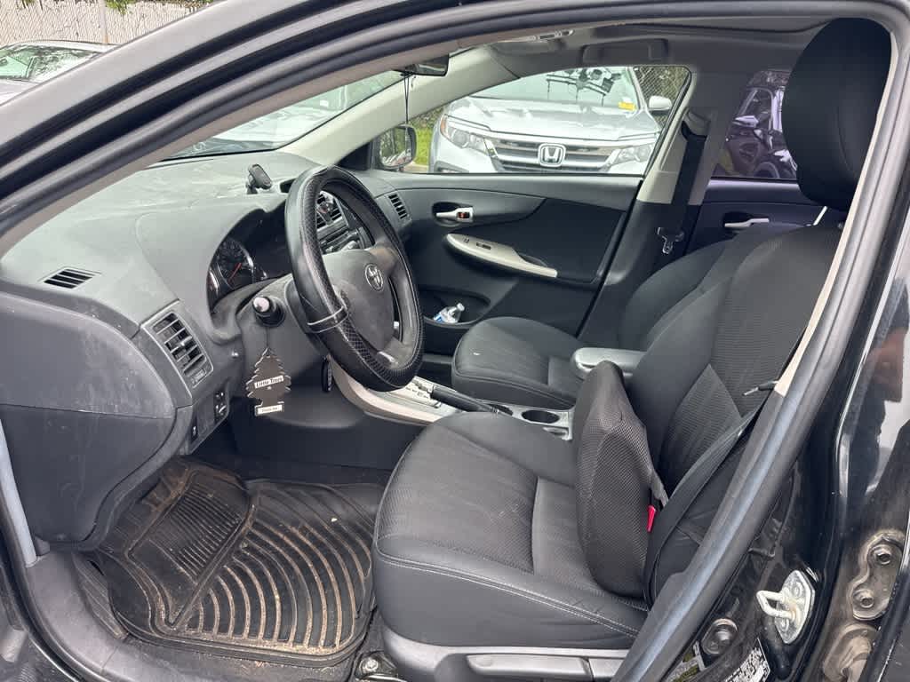2012 Toyota Corolla LE 8