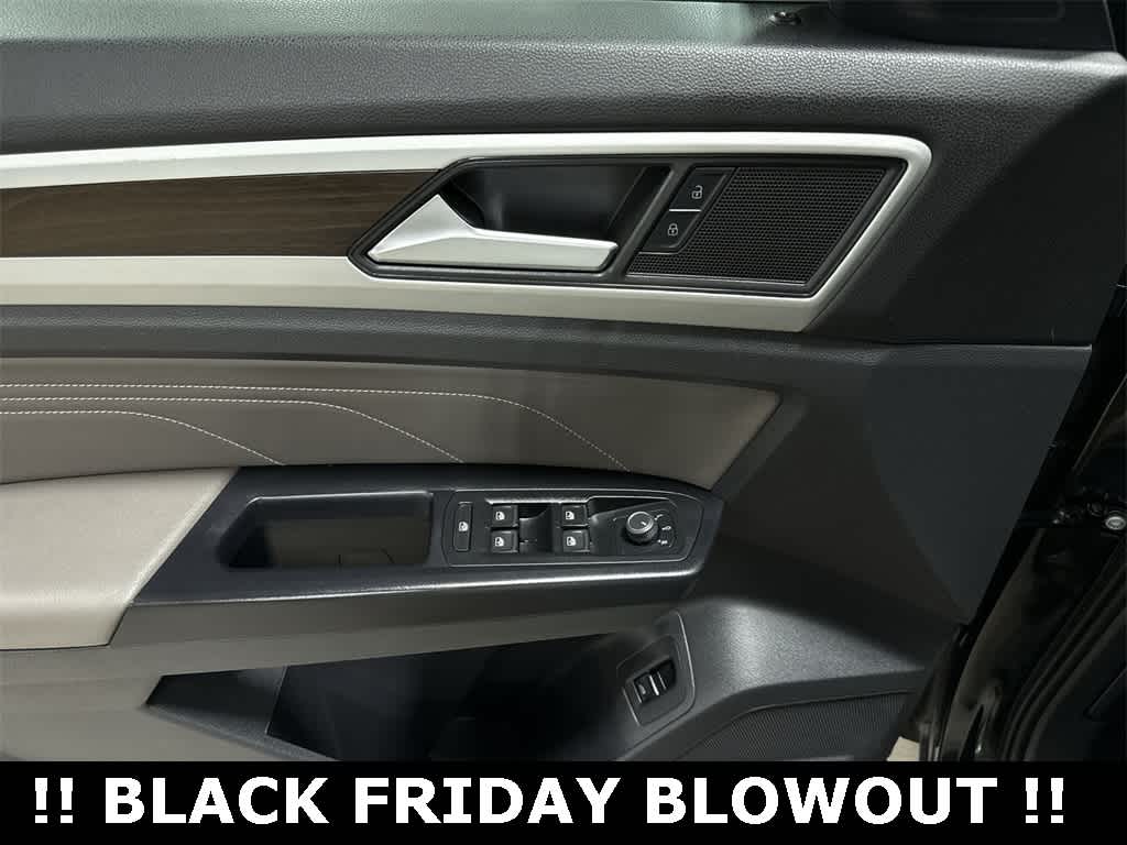 Thumbnail: 2021 Volkswagen Atlas - 23