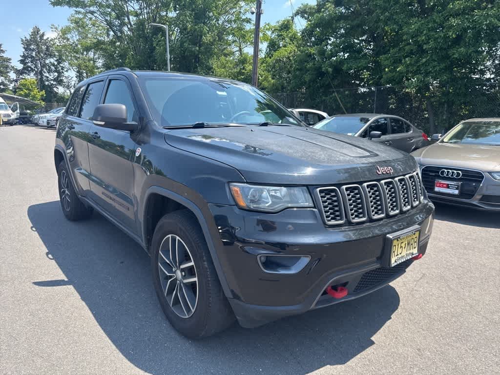 Thumbnail: 2017 Jeep Grand Cherokee - 5
