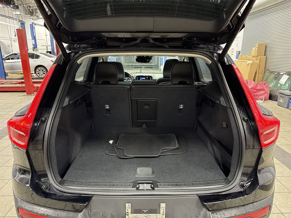 Thumbnail: 2020 Volvo XC40 - 11