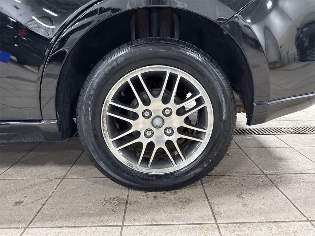 Thumbnail: 2010 Ford Focus - 10