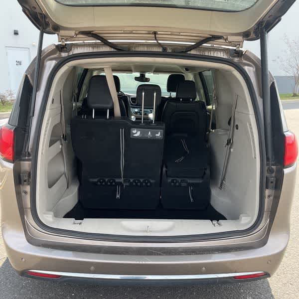 Thumbnail: 2017 Chrysler Pacifica - 24