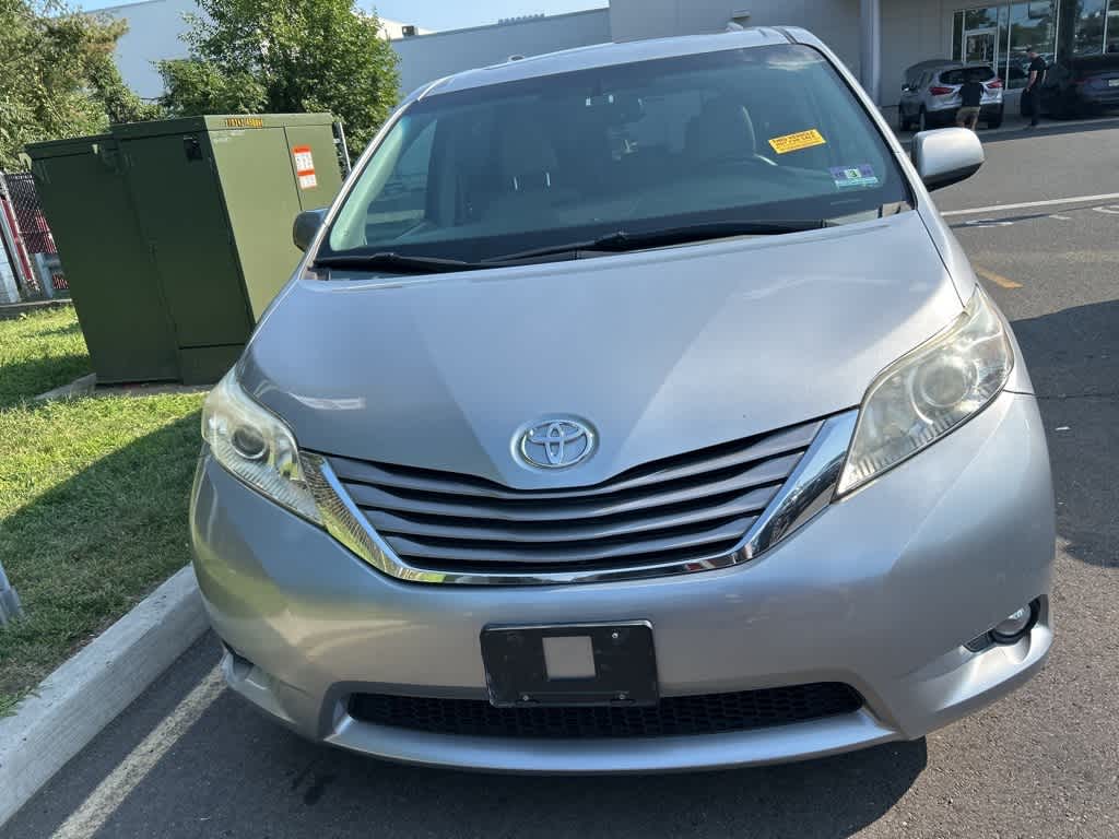 Thumbnail: 2015 Toyota Sienna - 2