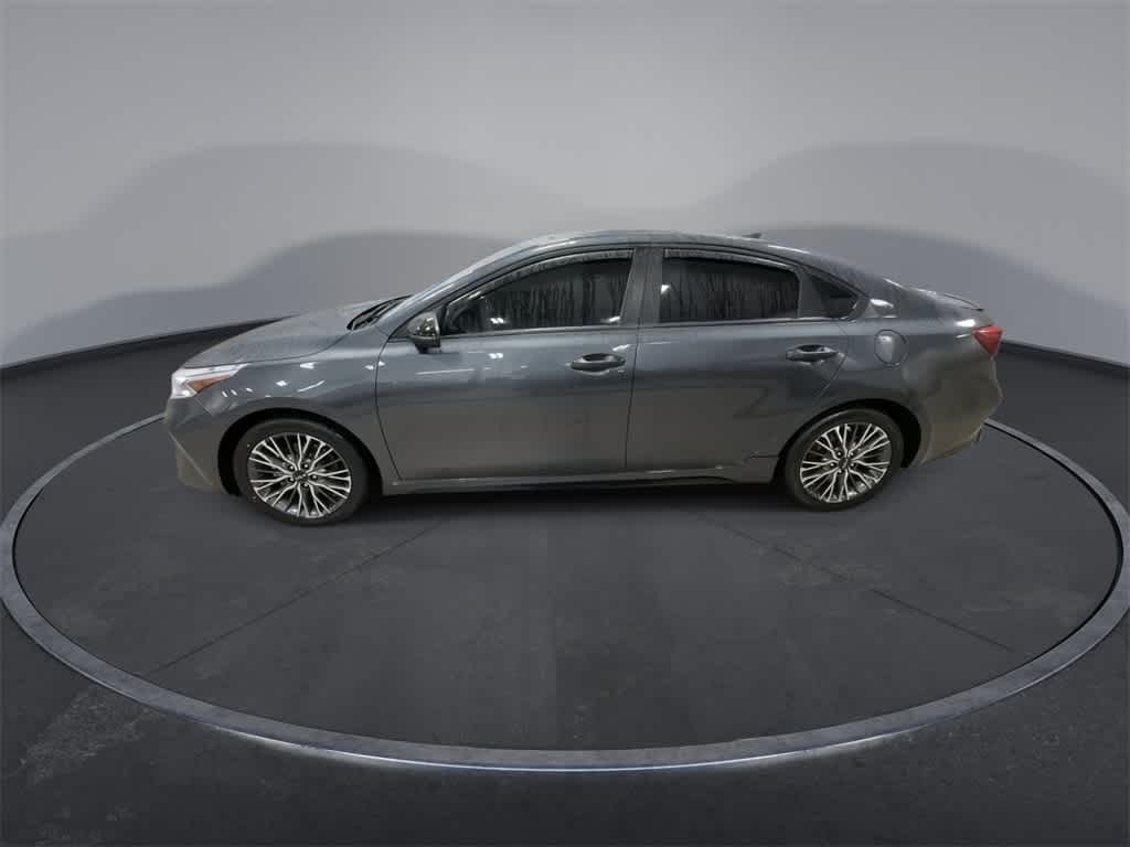 Thumbnail: 2023 Kia Forte - 5
