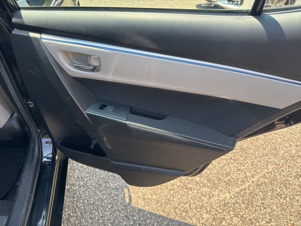 Thumbnail: 2015 Toyota Corolla - 19