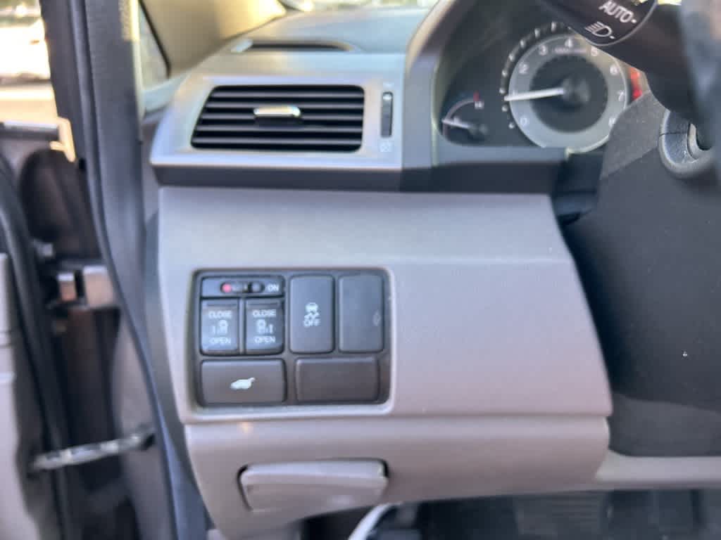 Thumbnail: 2011 Honda Odyssey - 6