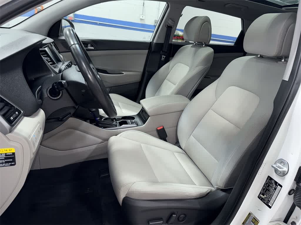 Thumbnail: 2018 Hyundai Tucson - 15