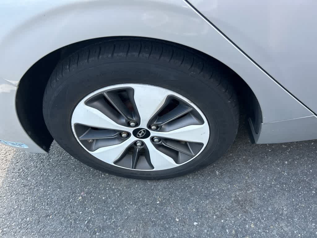 Thumbnail: 2019 Hyundai Ioniq - 6