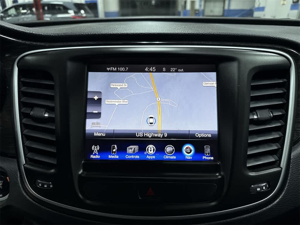 Thumbnail: 2015 Chrysler 200 - 19