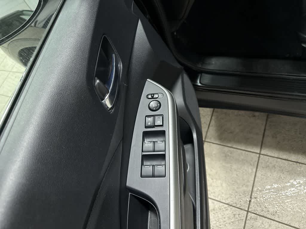 Thumbnail: 2015 Honda CR-V - 23