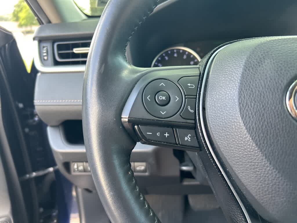 Thumbnail: 2021 Toyota RAV4 - 4