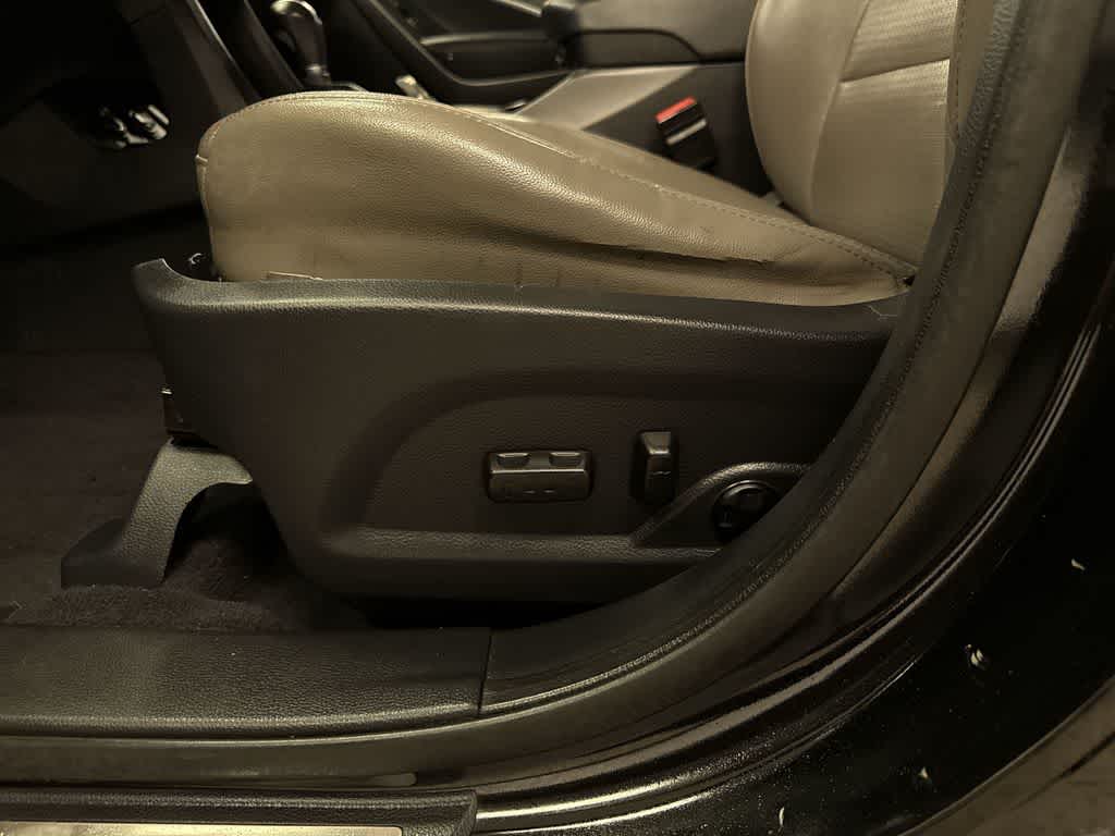 Thumbnail: 2013 Hyundai Santa Fe - 23