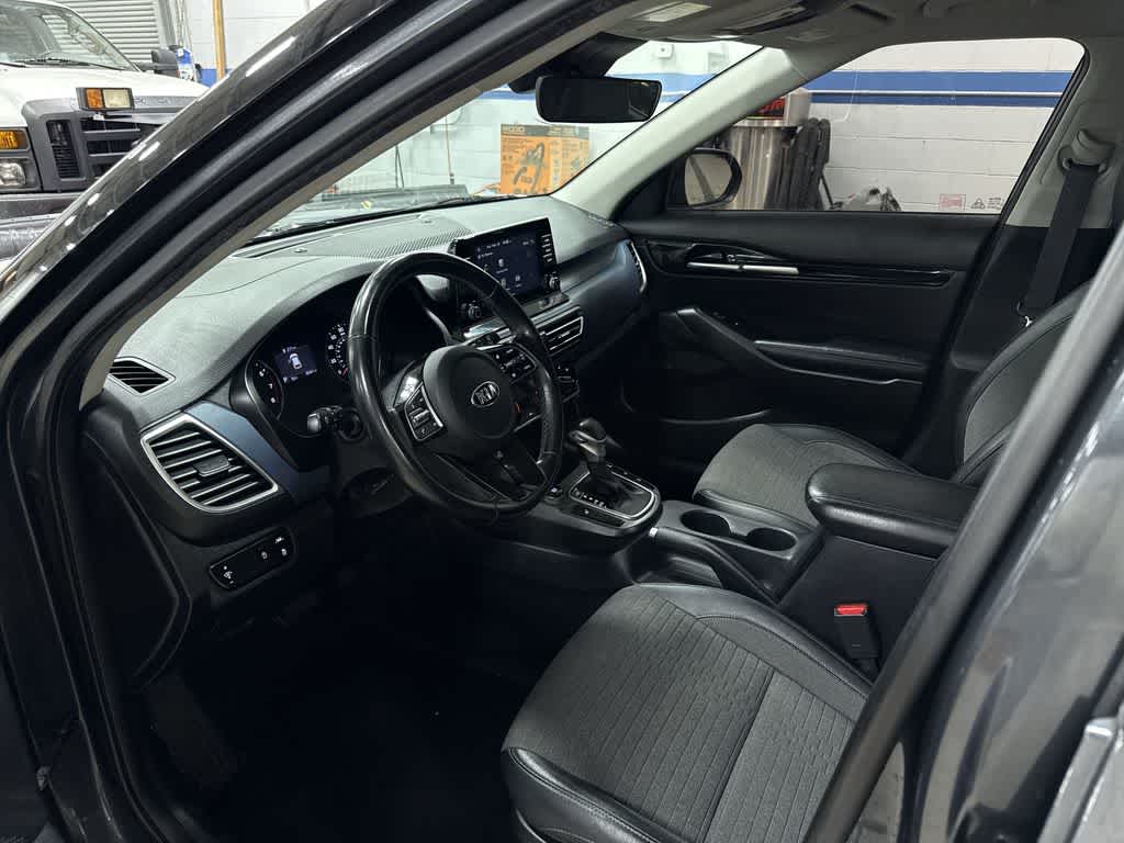 Thumbnail: 2021 Kia Seltos - 25