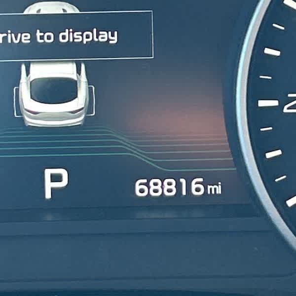 Thumbnail: 2018 Kia Stinger - 11