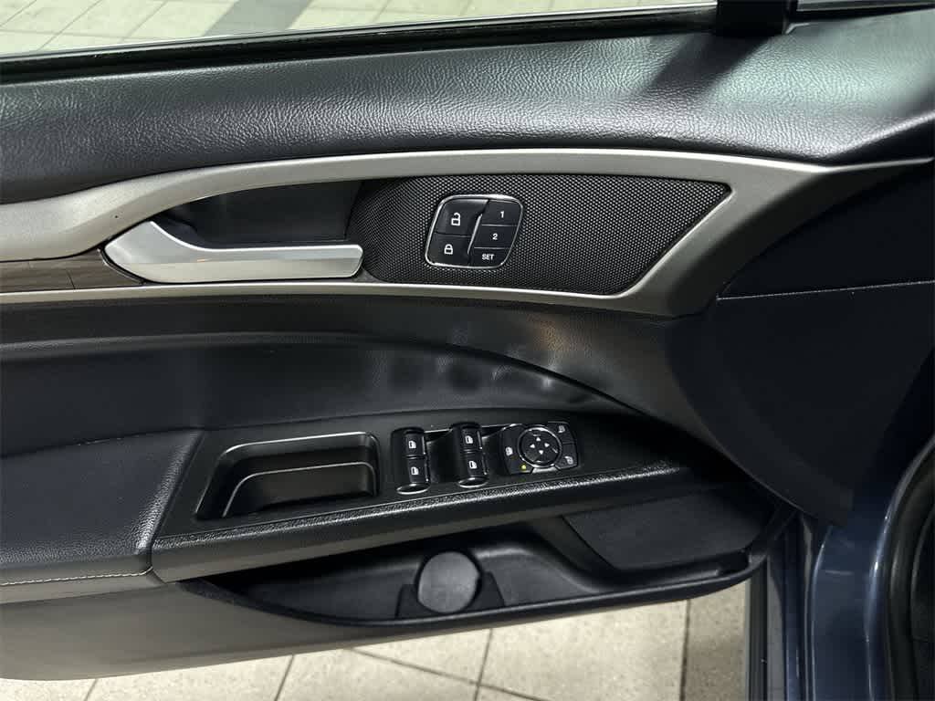 Thumbnail: 2018 Ford Fusion - 23