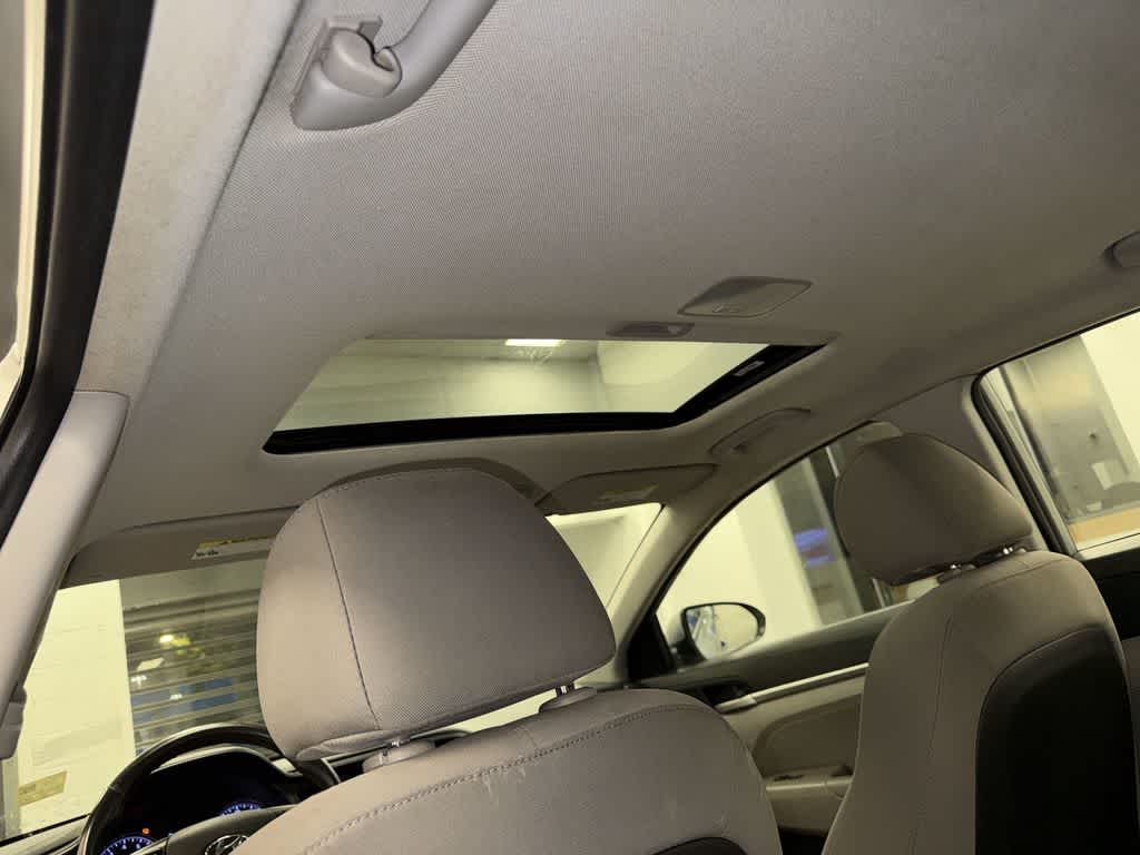 Thumbnail: 2020 Hyundai Elantra - 22