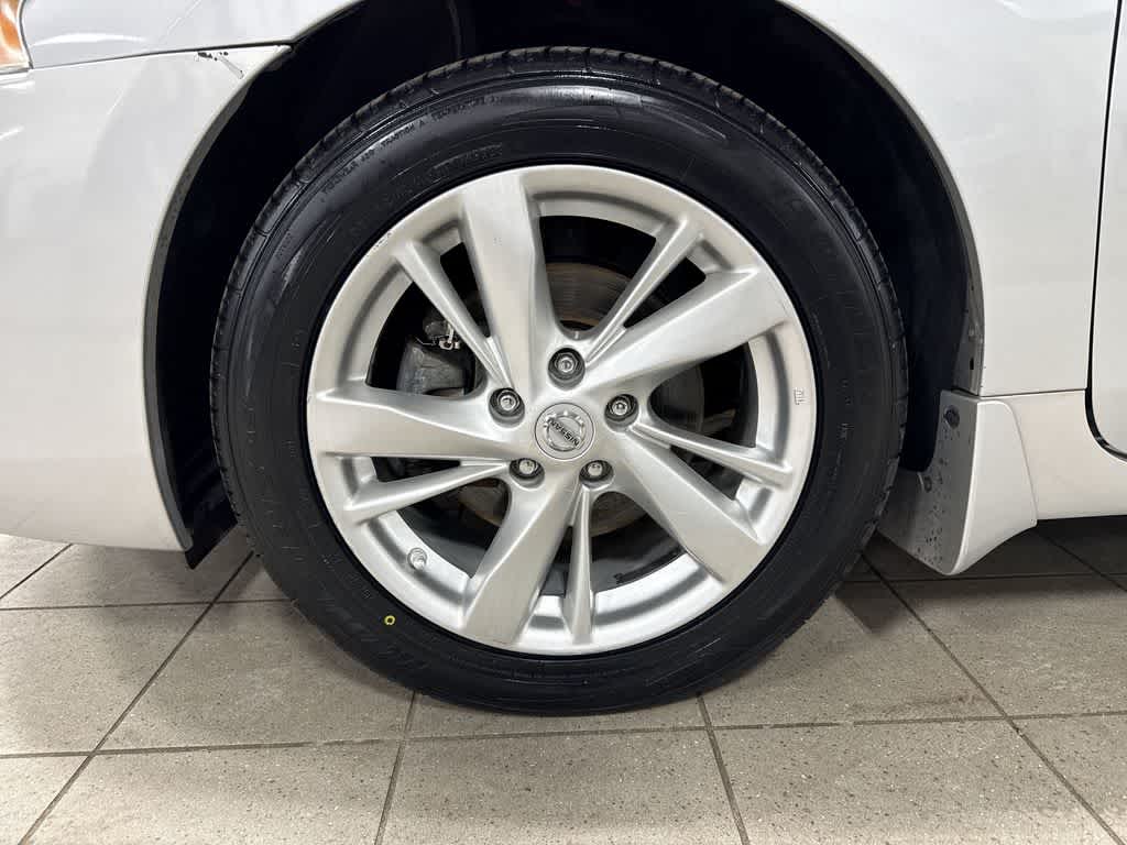 Thumbnail: 2015 Nissan Altima - 10