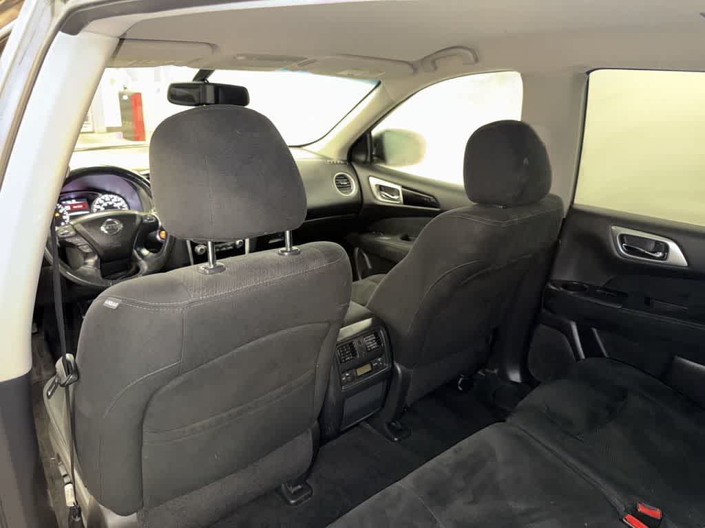 Thumbnail: 2016 Nissan Pathfinder - 28
