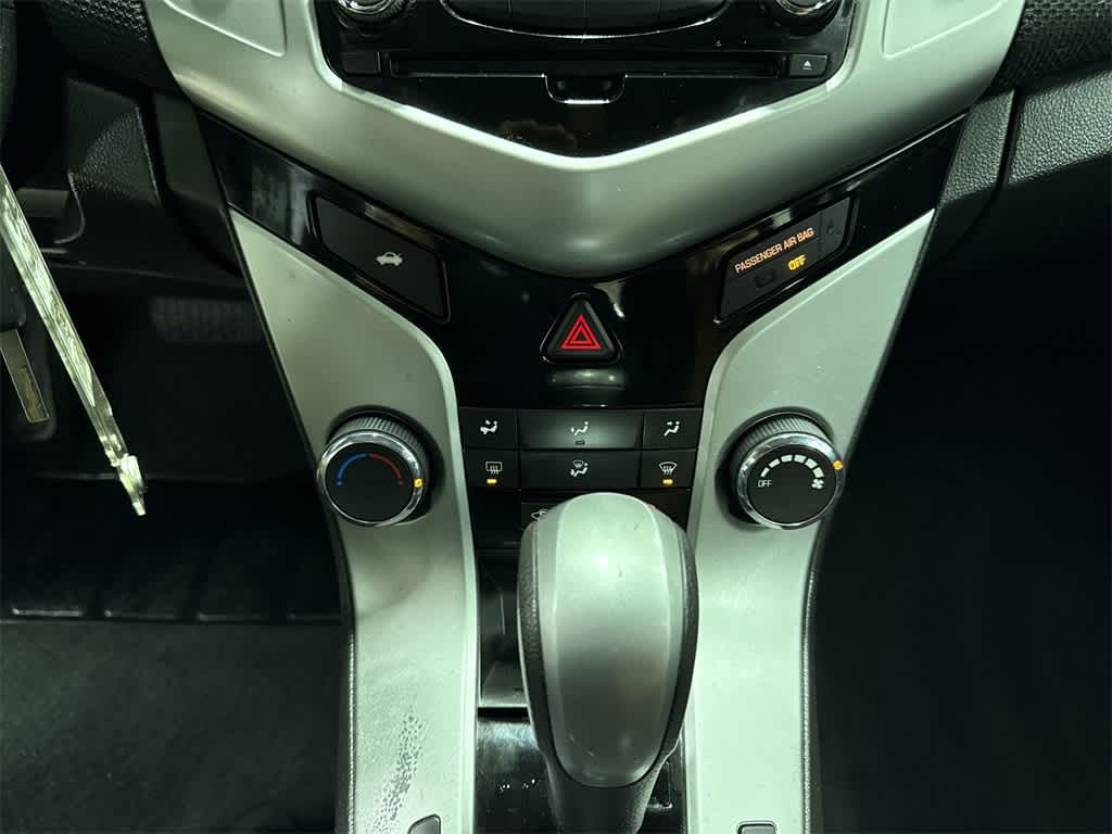 Thumbnail: 2016 Chevrolet Cruze - 21