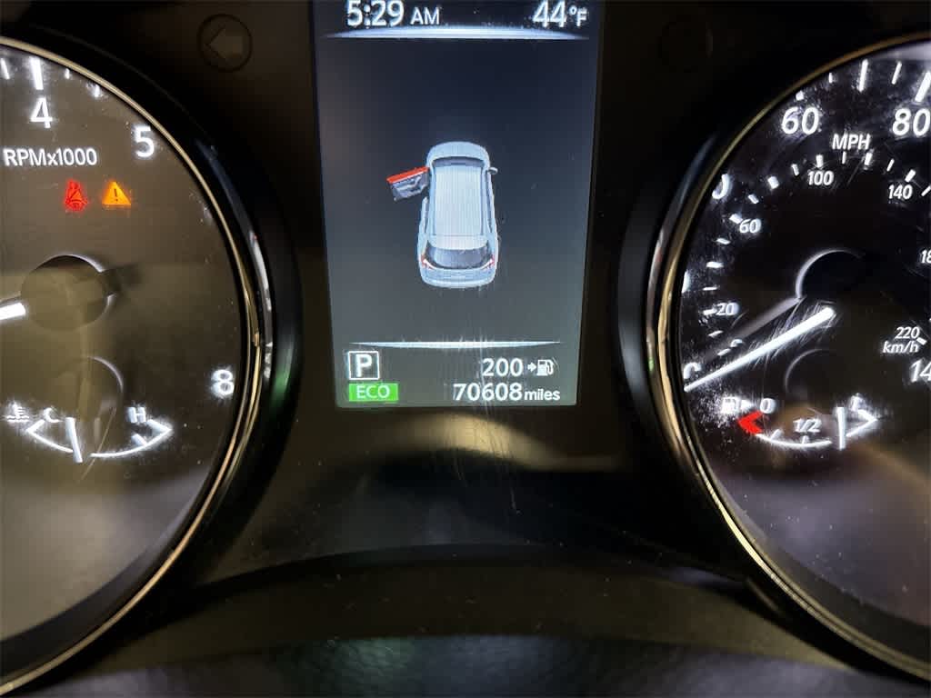 Thumbnail: 2017 Nissan Rogue - 18