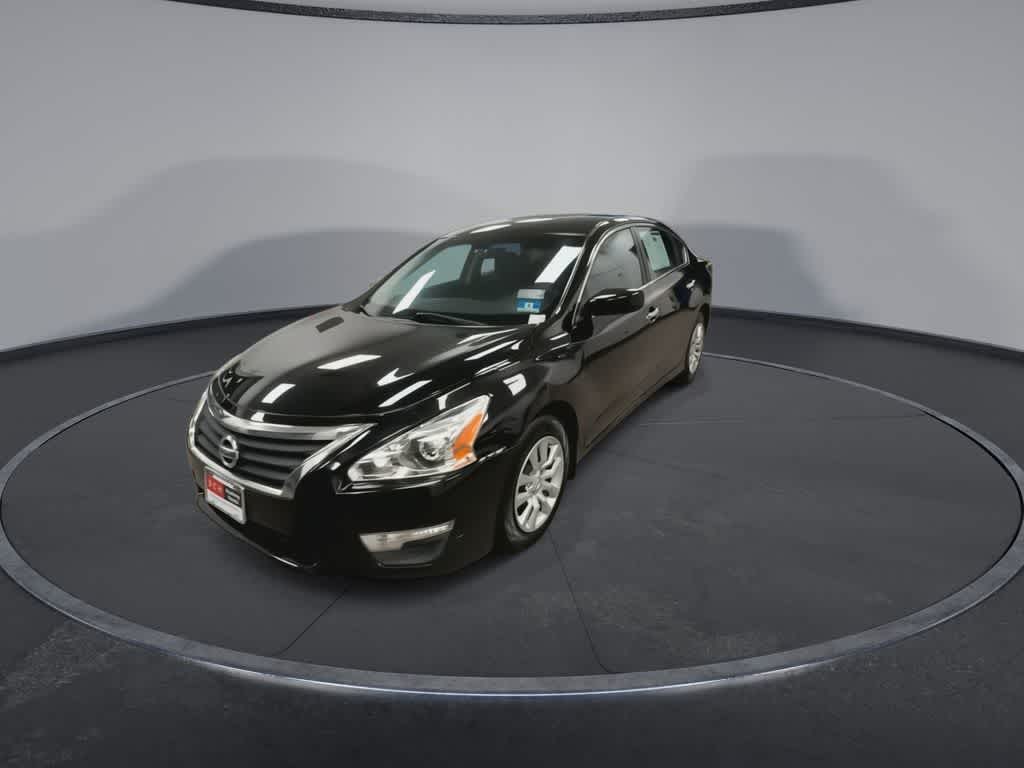 Thumbnail: 2015 Nissan Altima - 4