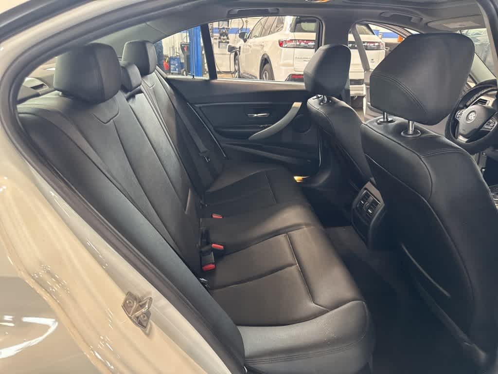 2017 BMW 3 Series 320i xDrive 19
