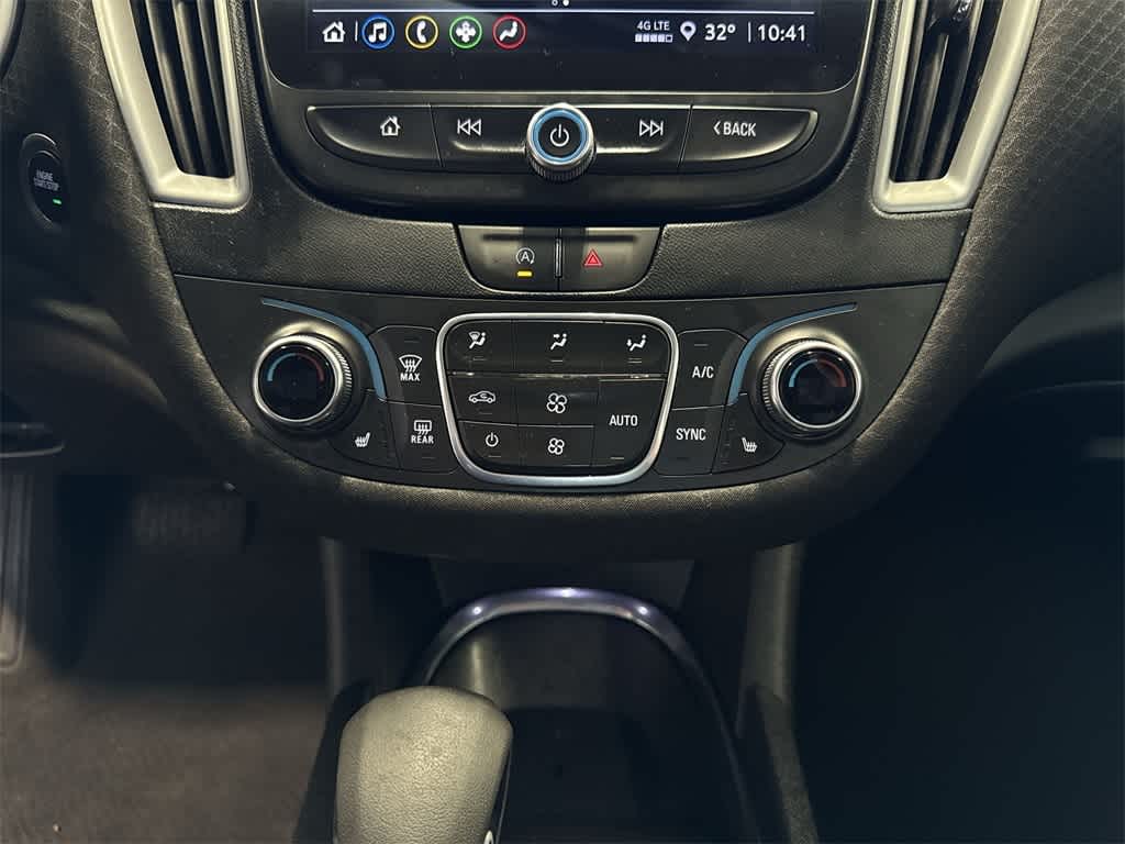 Thumbnail: 2024 Chevrolet Malibu - 21