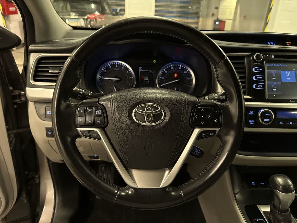 Thumbnail: 2017 Toyota Highlander - 19