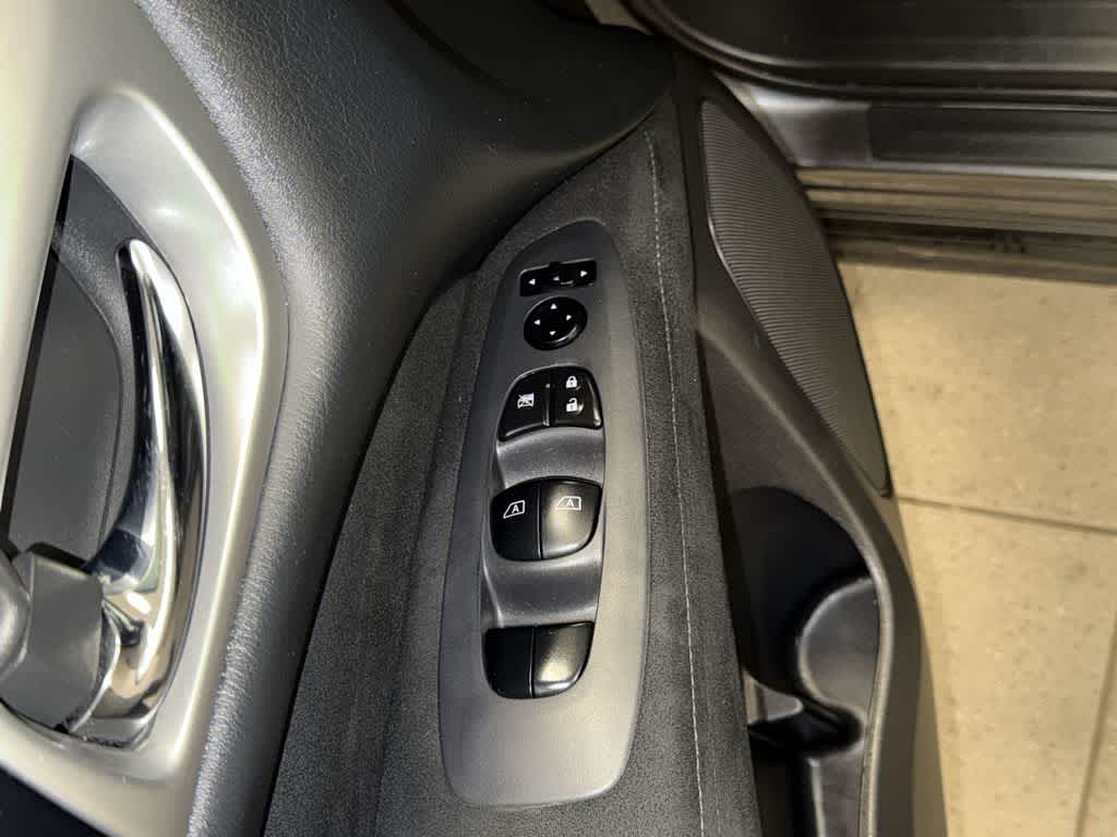 Thumbnail: 2016 Nissan Pathfinder - 23