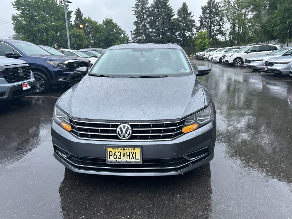 2017 Volkswagen Passat SE 2