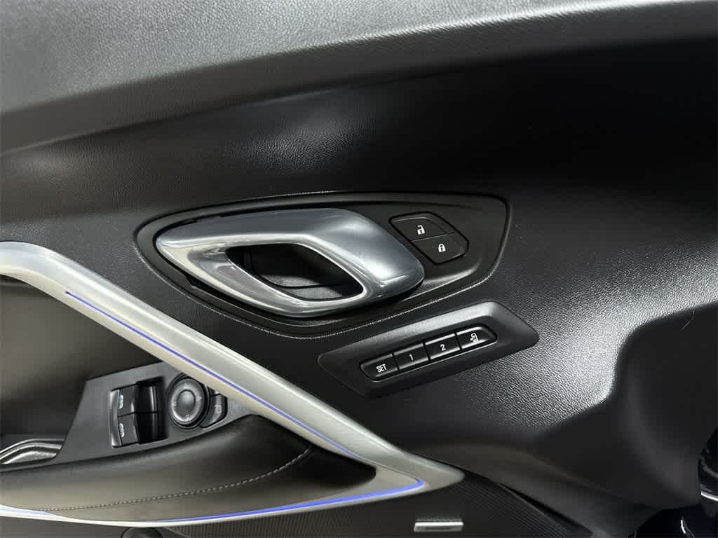 Thumbnail: 2016 Chevrolet Camaro - 21