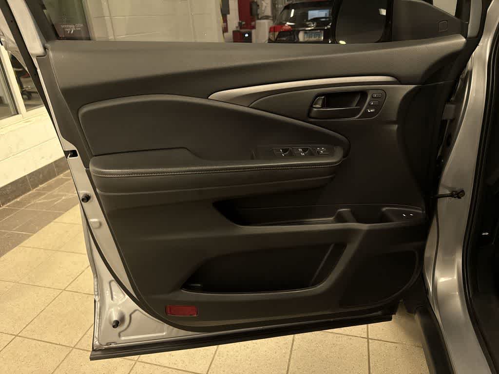 Thumbnail: 2023 Honda Passport - 31