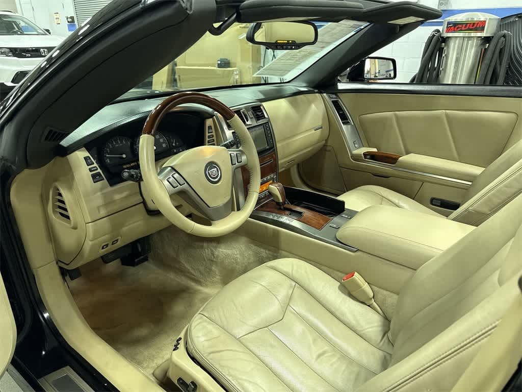 2007 Cadillac XLR Base 26