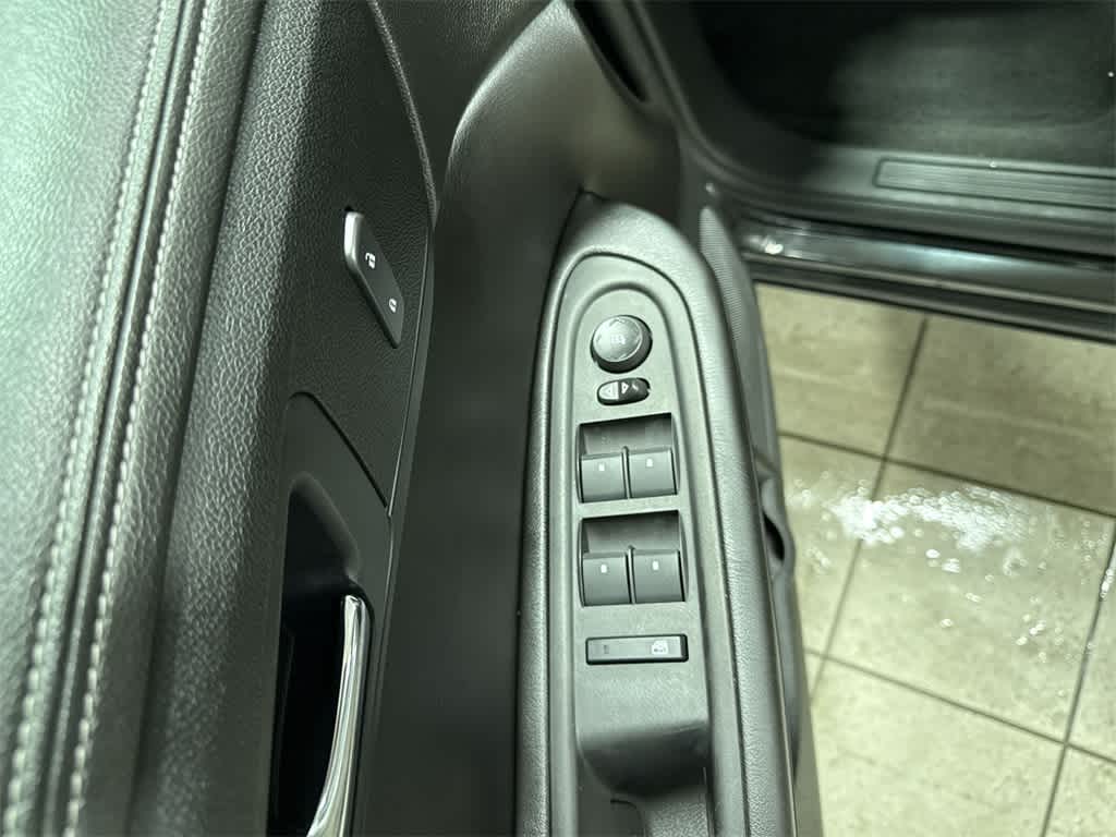 2015 Chevrolet Traverse LT 23