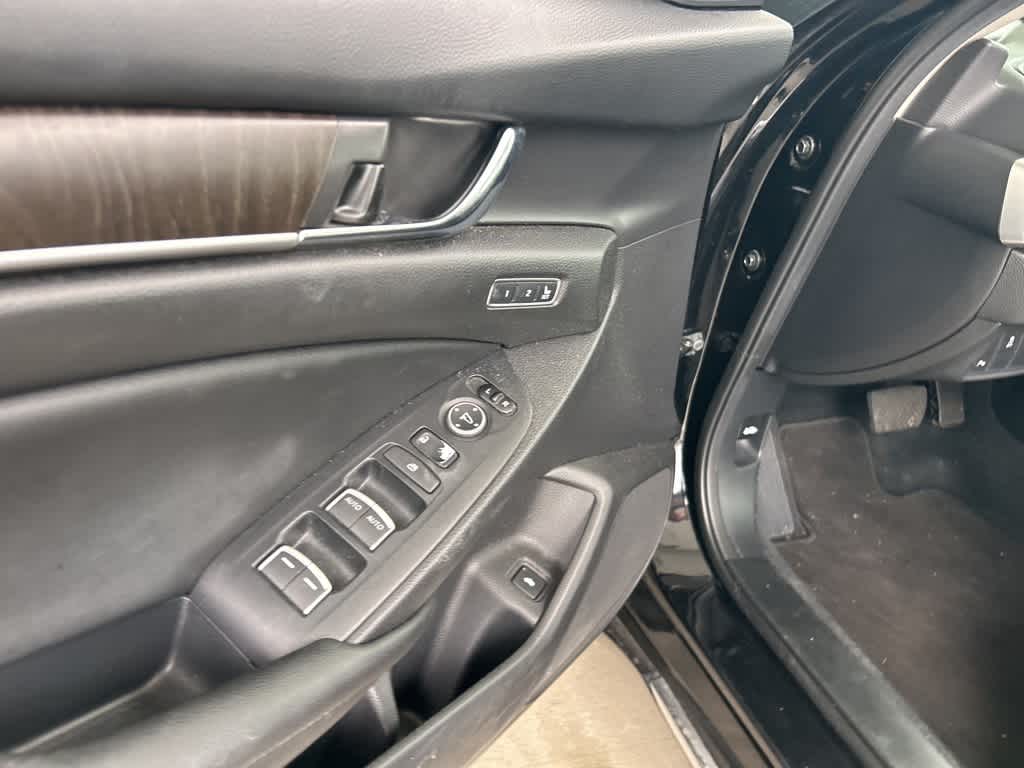 Thumbnail: 2019 Honda Accord - 14
