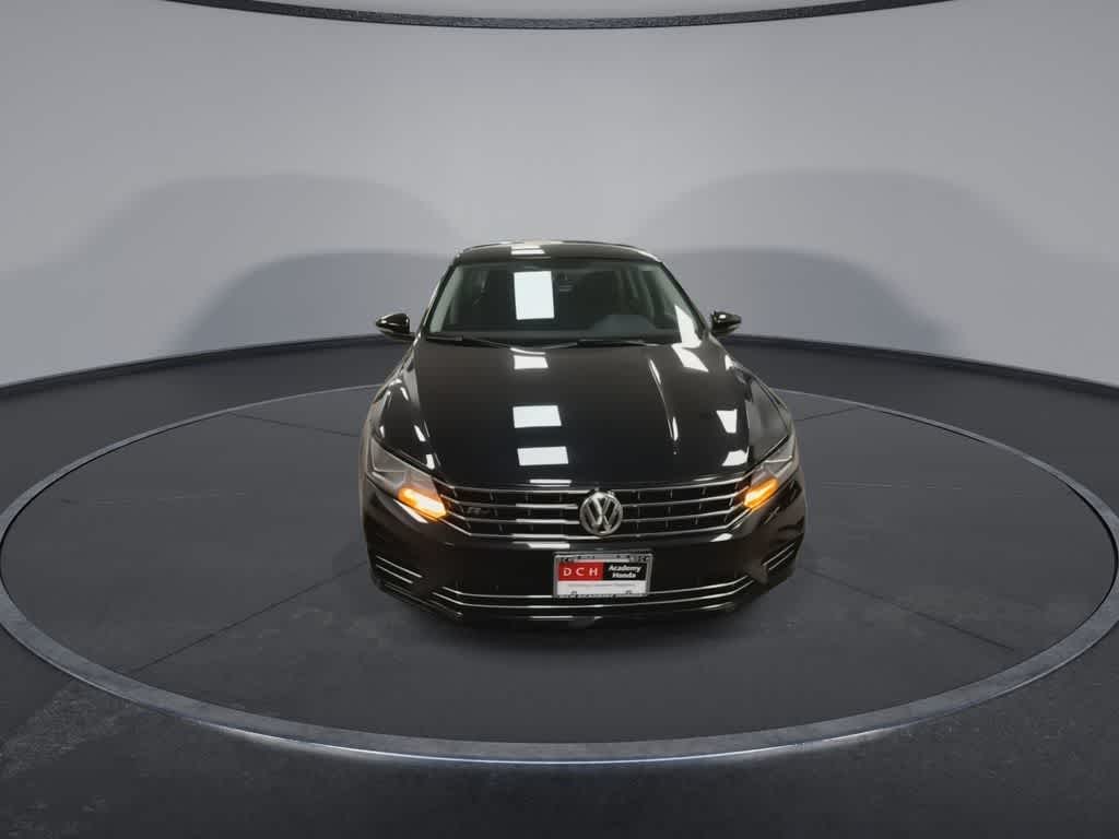Thumbnail: 2017 Volkswagen Passat - 3