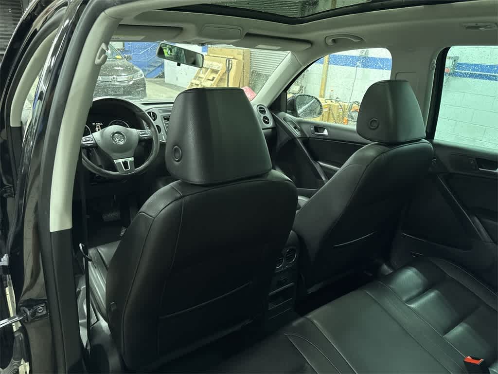 Thumbnail: 2014 Volkswagen Tiguan - 30
