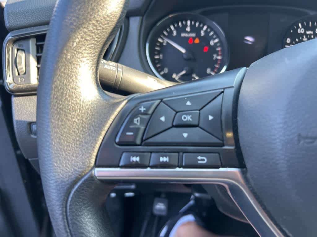 Thumbnail: 2018 Nissan Rogue Sport - 19